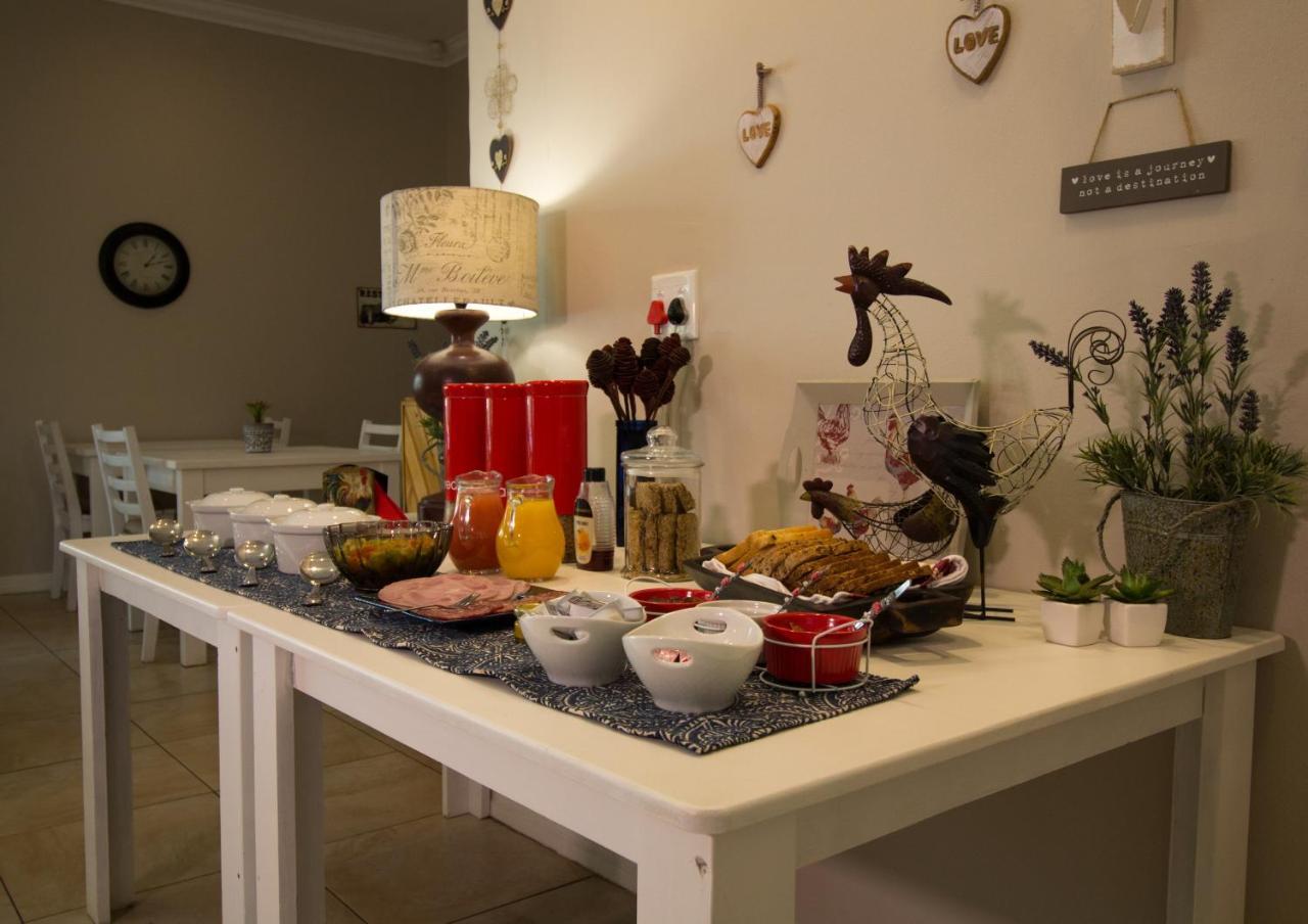 Bed and Breakfast House On Olof Palme Виндхук Экстерьер фото